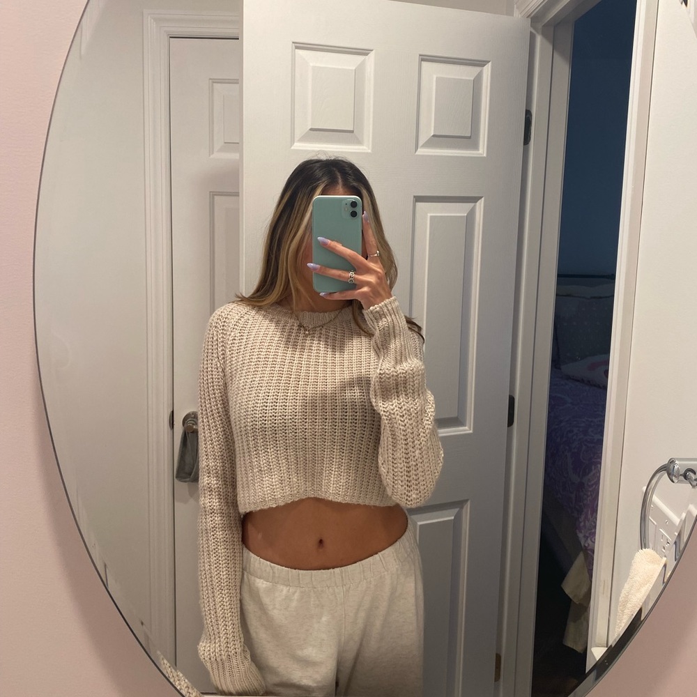 urban outfitters beige cropped sweater